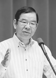 全国活動者会議で報告する志位委員長