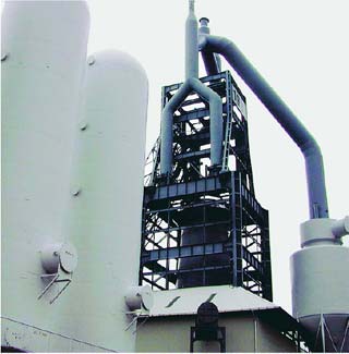 シリーズ 取り戻せ働くルール/設備は雨ざらし 食事時間も確保できず